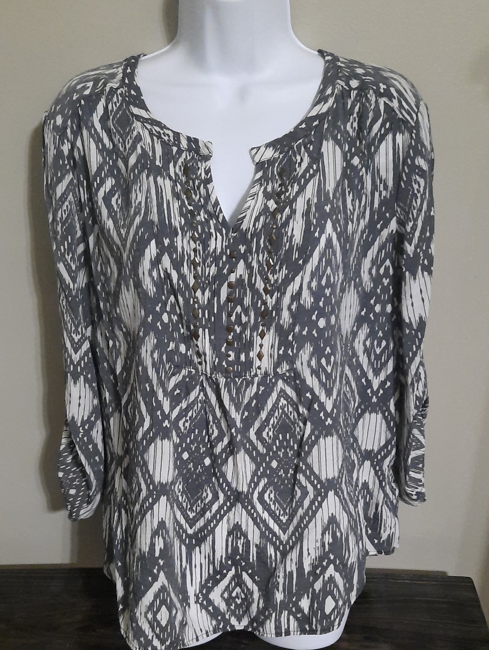 Kim Rogers Gray and White Printed Peasant Blouse